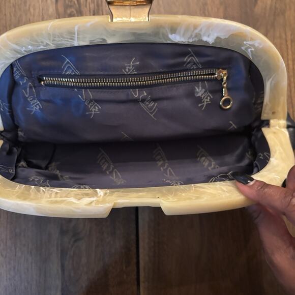 Vintage Ruth Saltz Clutch Handbag Purse Lucite Handle Faux Leather Retro - Picture 5 of 7